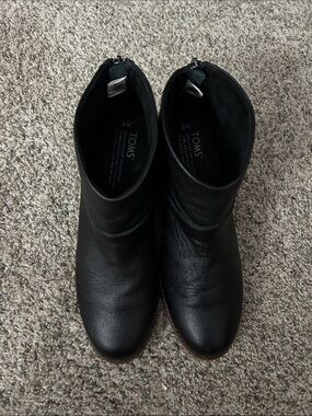 TOMS Black Leather Zip Ankle Booties, Size 8
